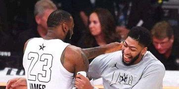 浓眉哥吃老汉瓜,一场篮球场上的趣味对决