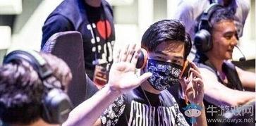 戴口罩吃瓜直播