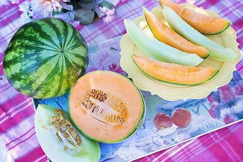 梦到跟同学吃瓜,一场梦中的同学吃瓜盛宴